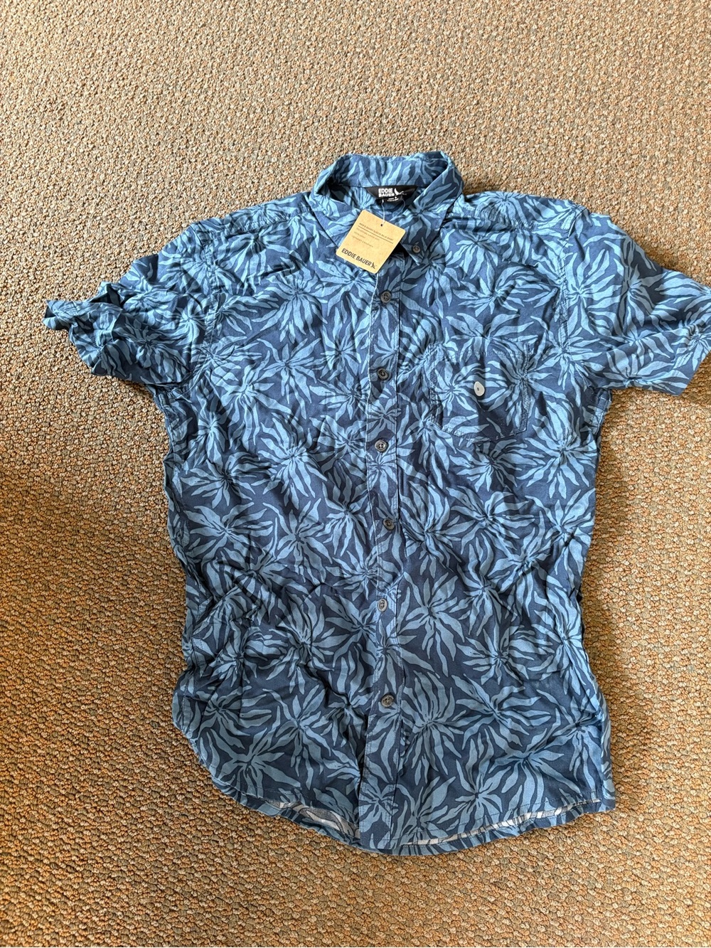 Eddie Bauer Men’s Blue Floral Short-Sleeve Button-Down Shirt